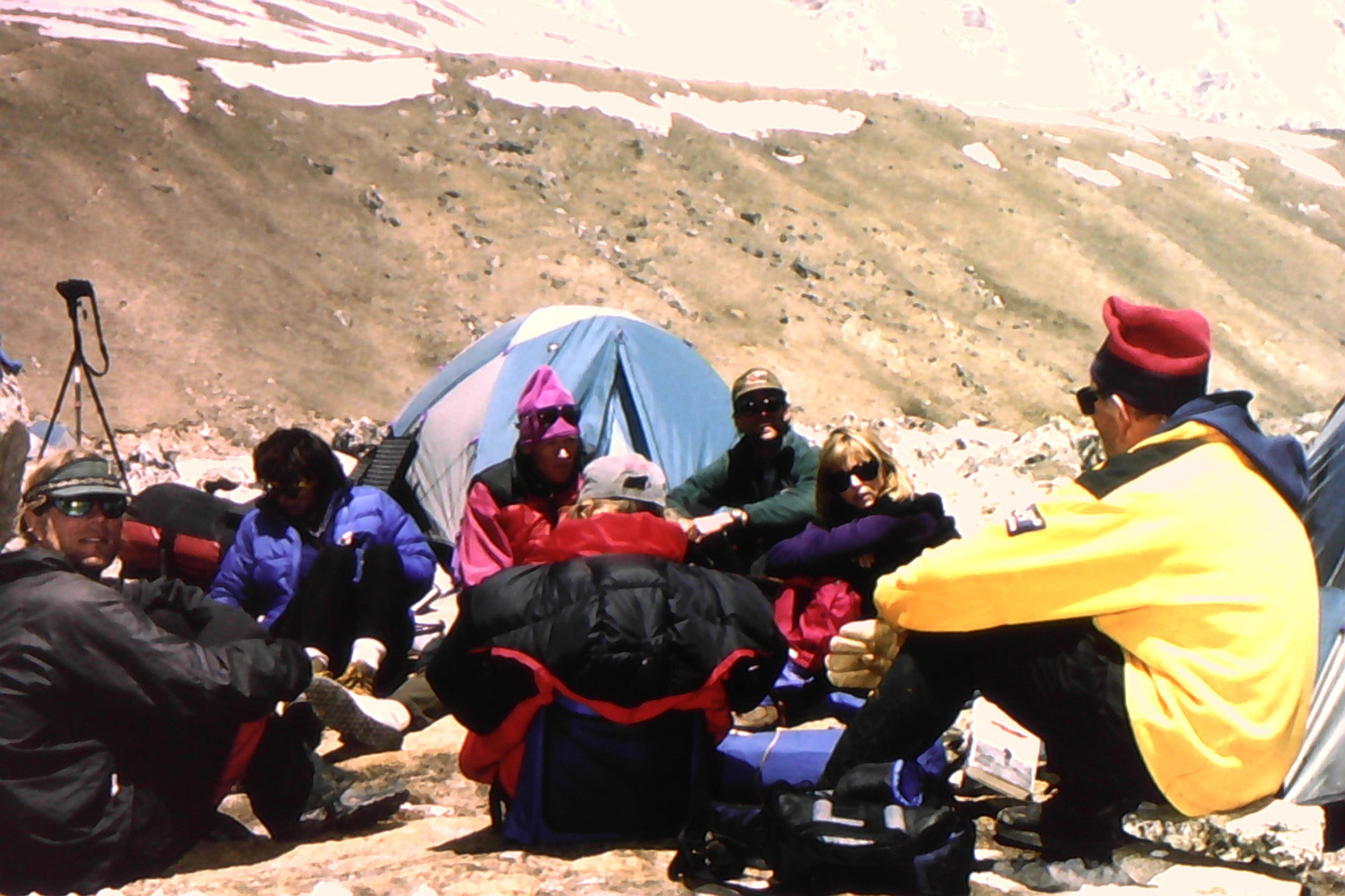 Scott Fischer, Sandy Hill Pitman, Anatoli Boukreev and other climbers on Everest trek.