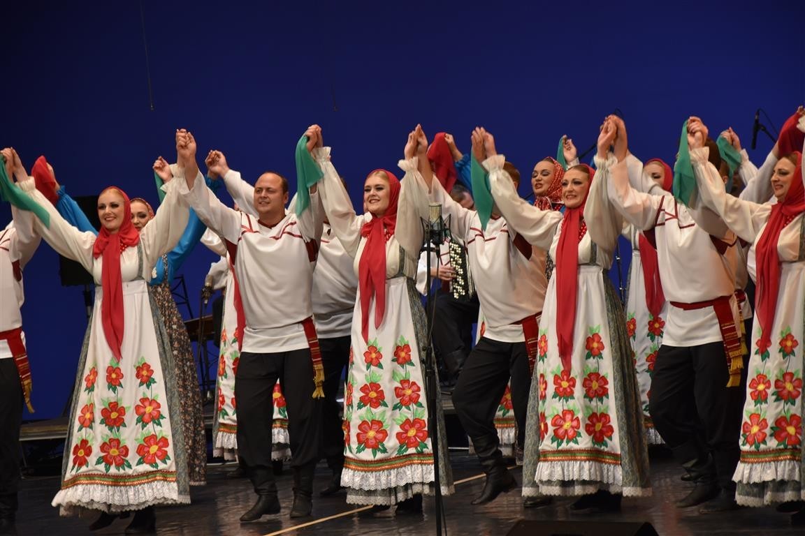 Akademski zbor Pjatnickega v SNG Maribor ob otvoritvi sezone ruske kulture v Sloveniji