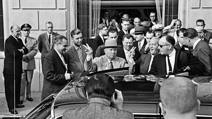Kunjungan resmi delegasi pemerintah Soviet yang dipimpin oleh Nikita Khrushchev ke Amerika Serikat. New York, September 1959.

