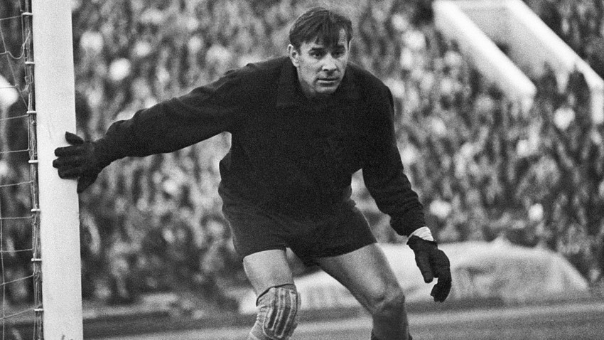 Sovjetski nogometaš Lev Jašin (1929-1990) je pogosto označen za najboljšega vratarja 20. stoletja.