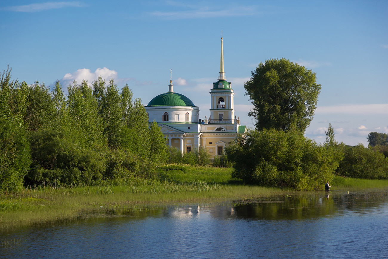Gereja Svatogo Nikolaya.