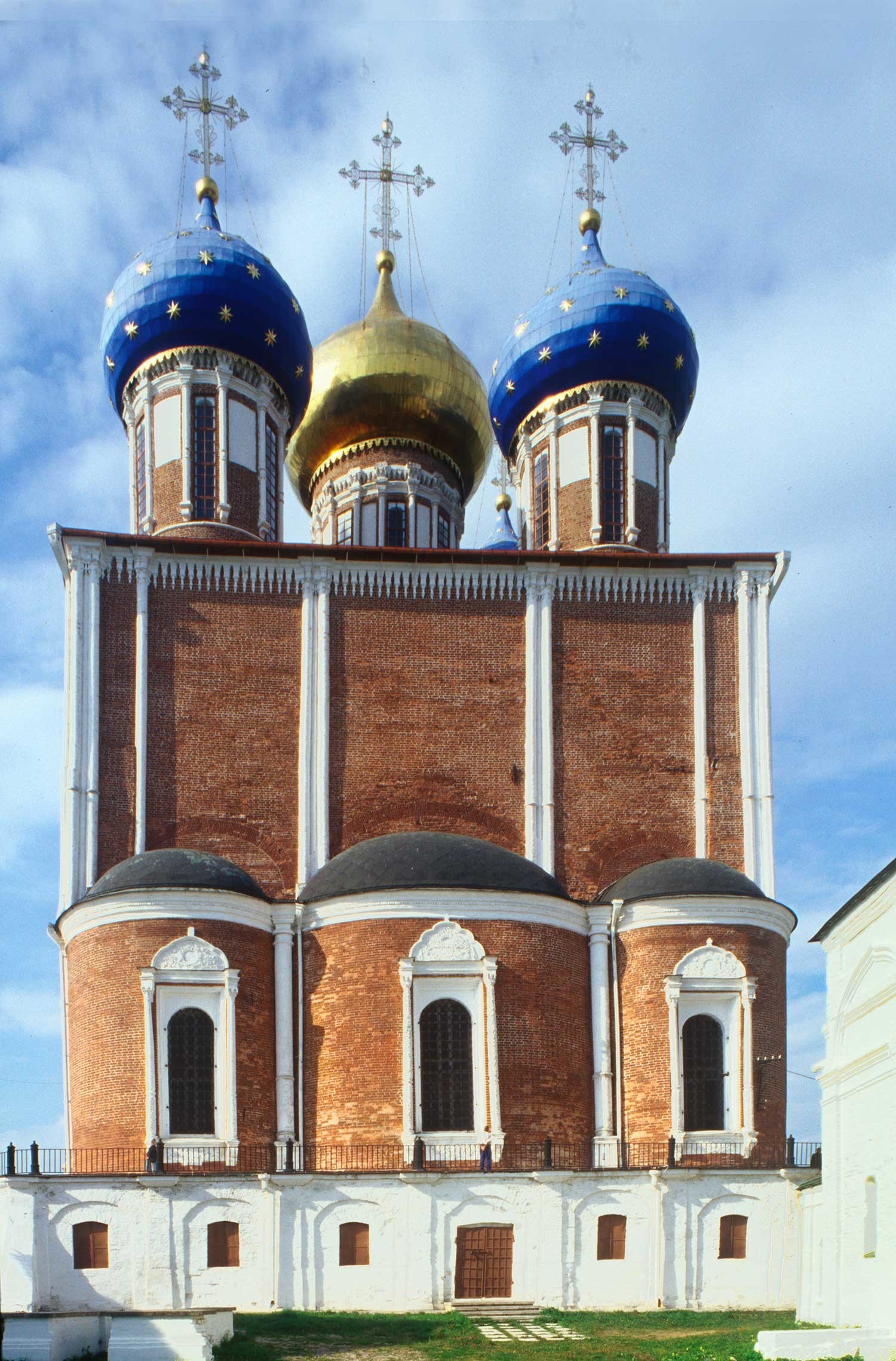 Kremlin de Riazán. Catedral Dormition, vista este. 28 de agosto de 2005.  