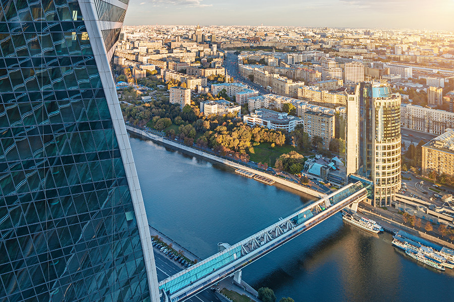 Pemandangan Moskow dari Menara Timur Federasi di pusat kawasan bisnis Moscow City.
