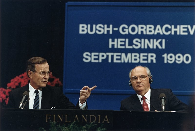 George Bush st. in Gorbačov na helsinški varnostni konferenci leta 1990