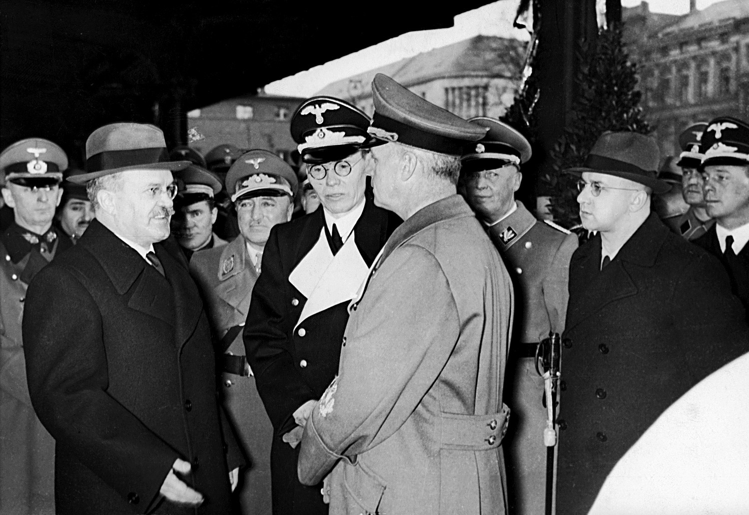 Вячеслав Молотов разговаря с германския външен министър Йоахим фон Рибентроп, Берлин, 14 ноември 1940 г.