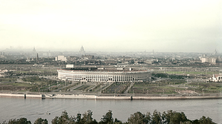 Das Moskauer Luschniki-Stadion 1956 und ...