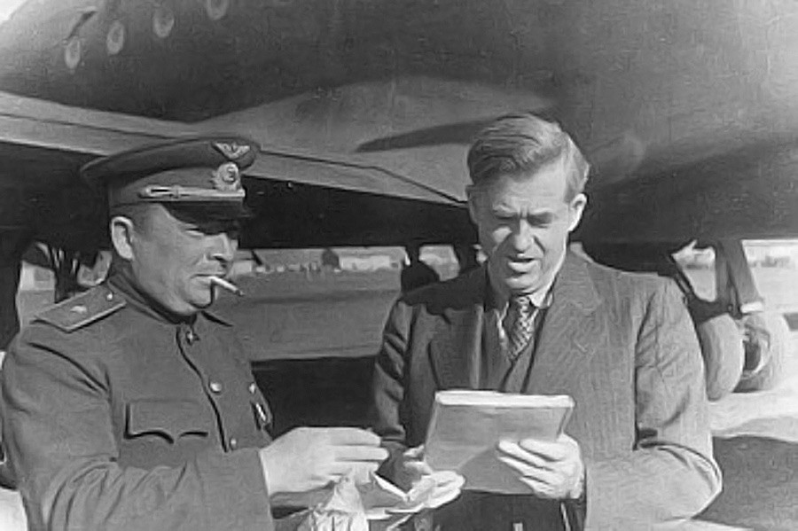 Wallace saying his goodbyes at Magadan airfield before heading back to America, May 1944.
