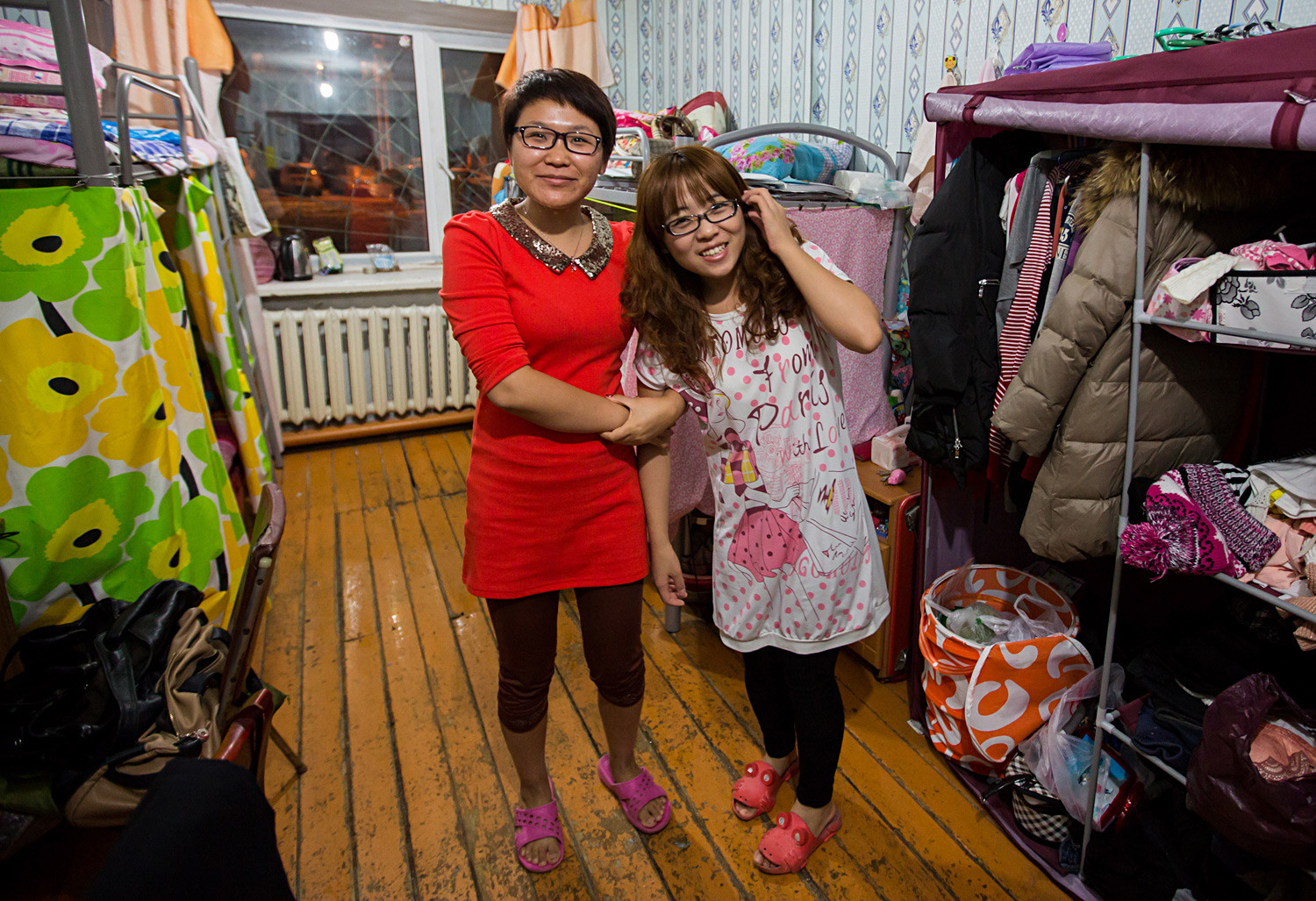 Universitários chineses em um alojamento estudantil russo. 