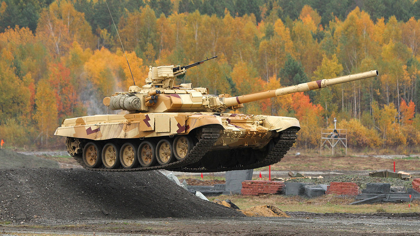 Сега може и да полети: усъвършенстваният руски танк Т-90 - Russia Beyond  България