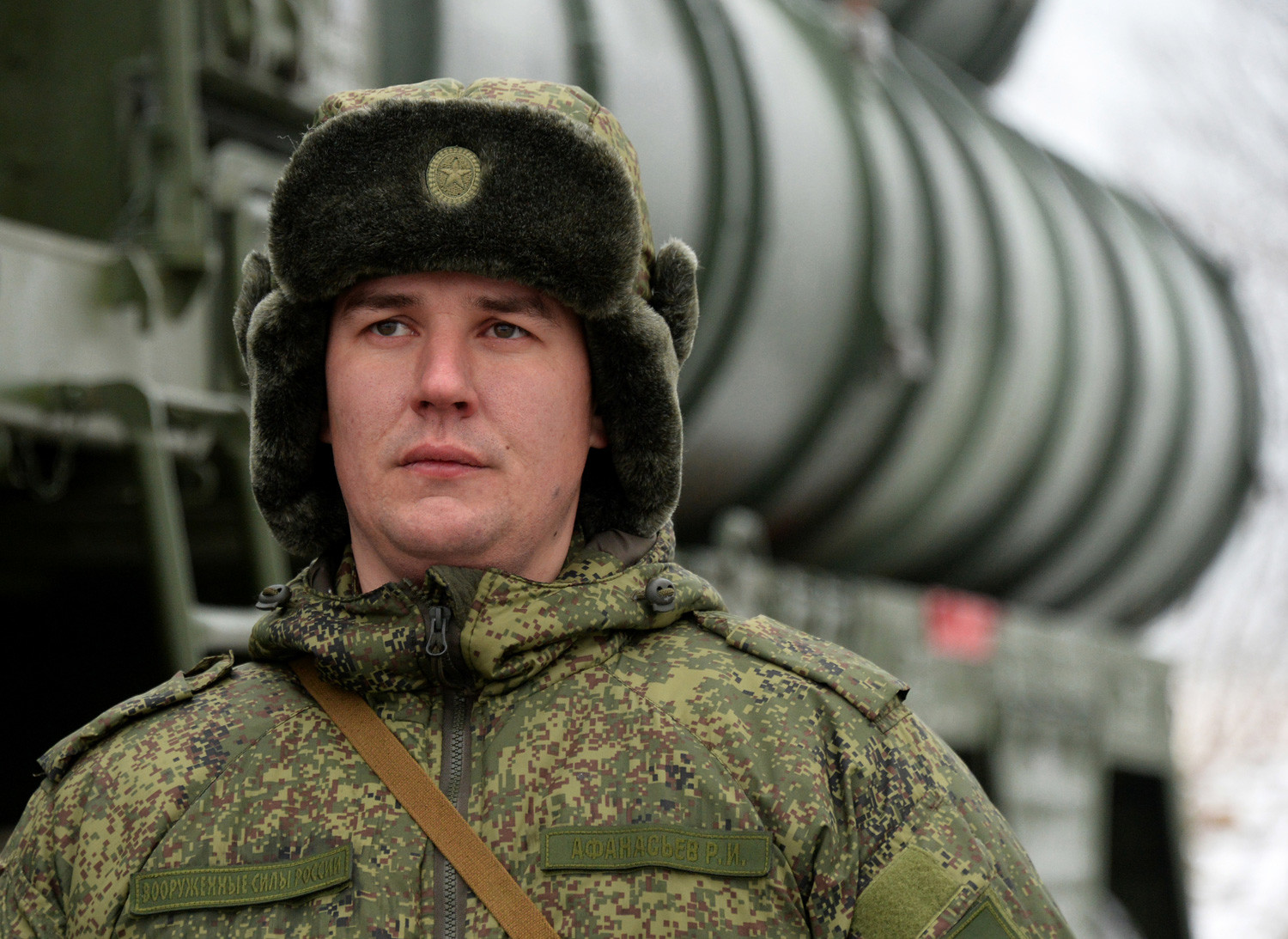A serviceman of the Eastern Military District's Air Defense Missile System battalion on a combat duty. S-400 Triumph air defense missile systems were deployed in combat positions after a solemn ceremony of taking up a duty and started protecting air space of the Primorye Territory.