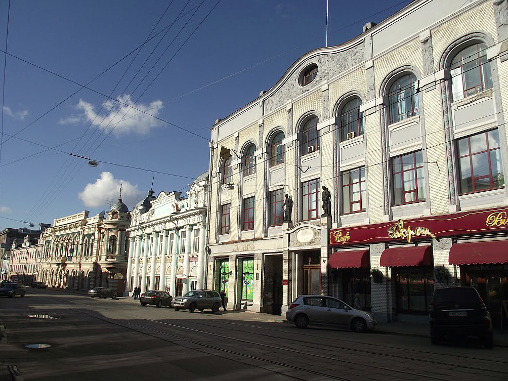 Rukavishnikov's Commercial Building, 23 Rozhdestvenskaya Street