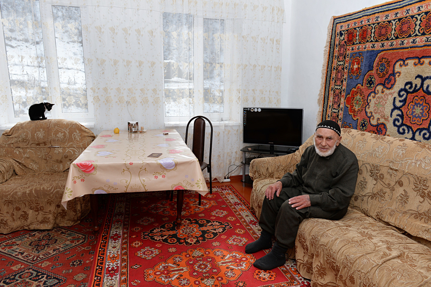 Apaz Ilijev (118 godina, rođen 1896.) u kući u selu Guli, Džejraški rajon, Ingušetija. 2016.
