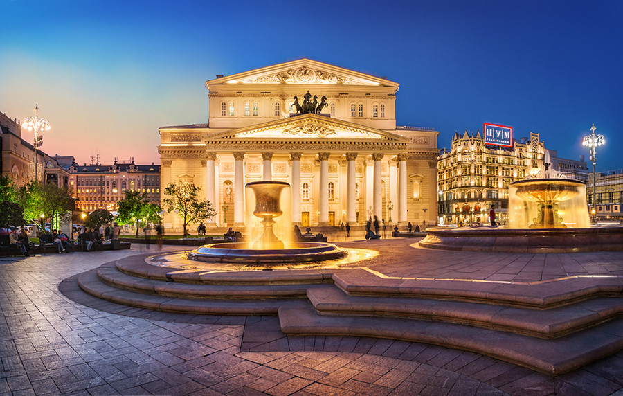 The Bolshoy Theater, seen from Teatralnaya Ploshhad