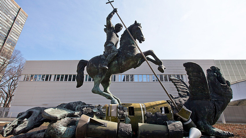 Monumental und umstritten Die berühmten Skulpturen von Surab Zereteli