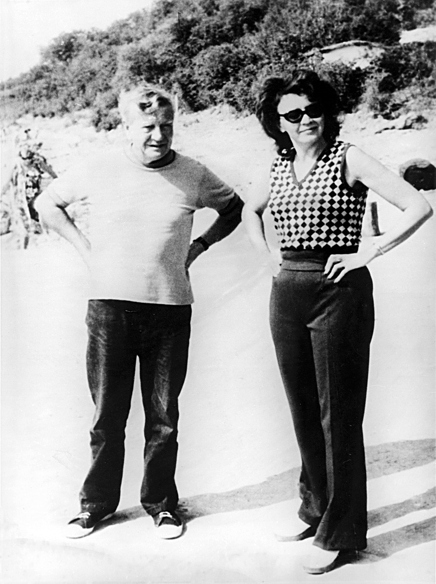 Ким Филби, британски обавештајац који је радио као двоструки агент и пребегао у СССР. На фотграфији Ким Филби на одмору са својом последњом женом Руфином Пуховом у Русији током 1970-их.