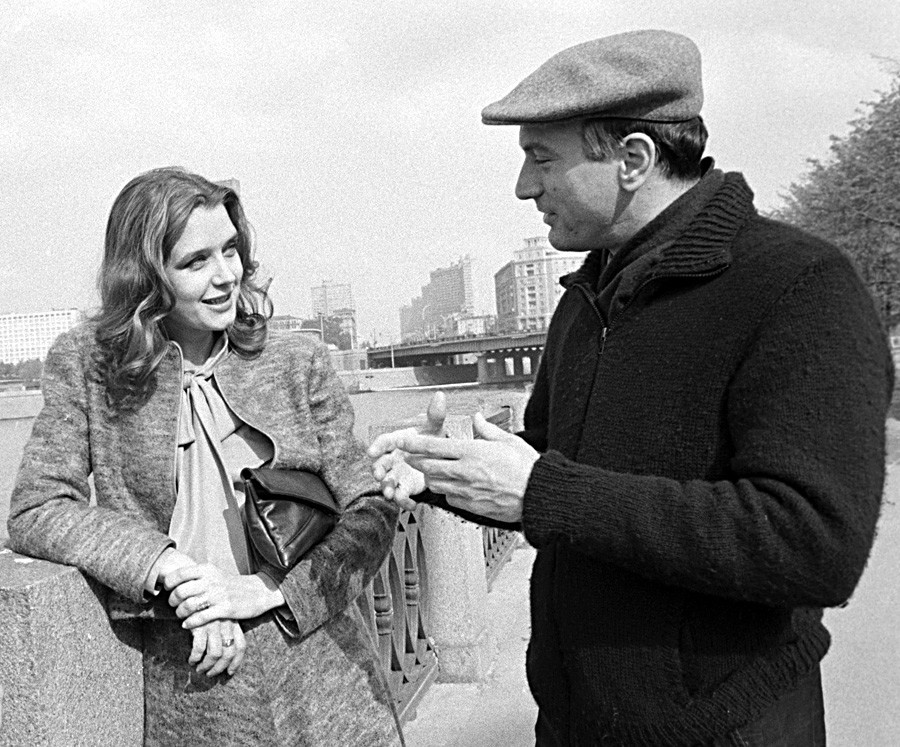 Ruska glumica Irina Alfjorova priča sa Robertom de Niro u Moskvi 1983. godine.
