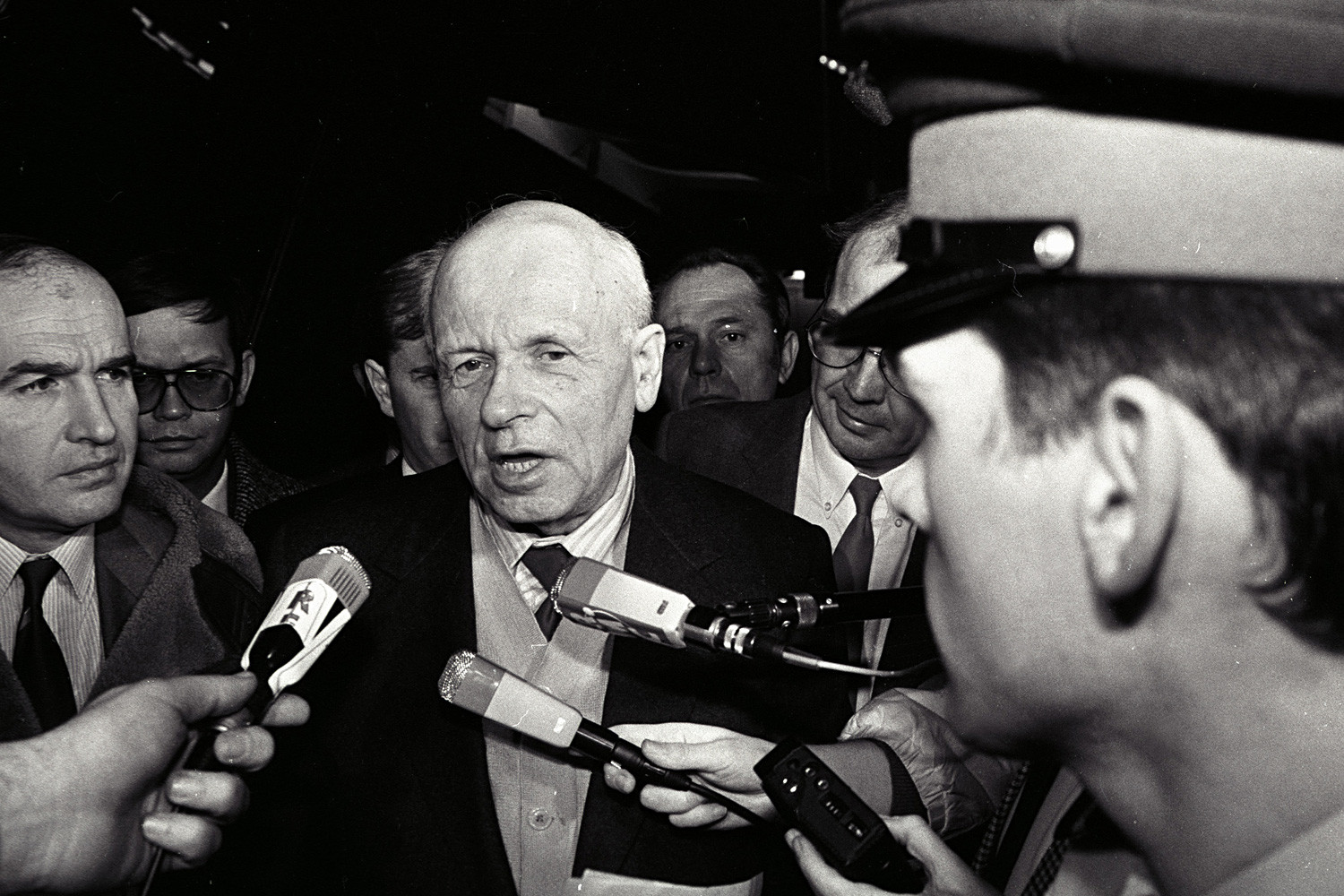 Andrei Sakharov arrives at Paris's Orly airport to participate in the ceremonies for the 40th anniversary of the United Nation's adoption of the universal declaration of human rights. (Dec. 9, 1988)