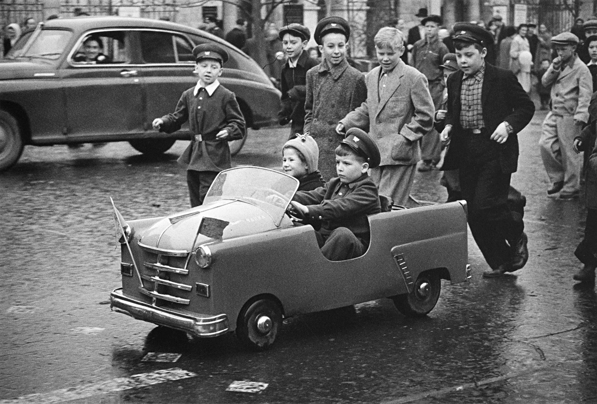 La calle Gorki, 1 de mayo de 1958.