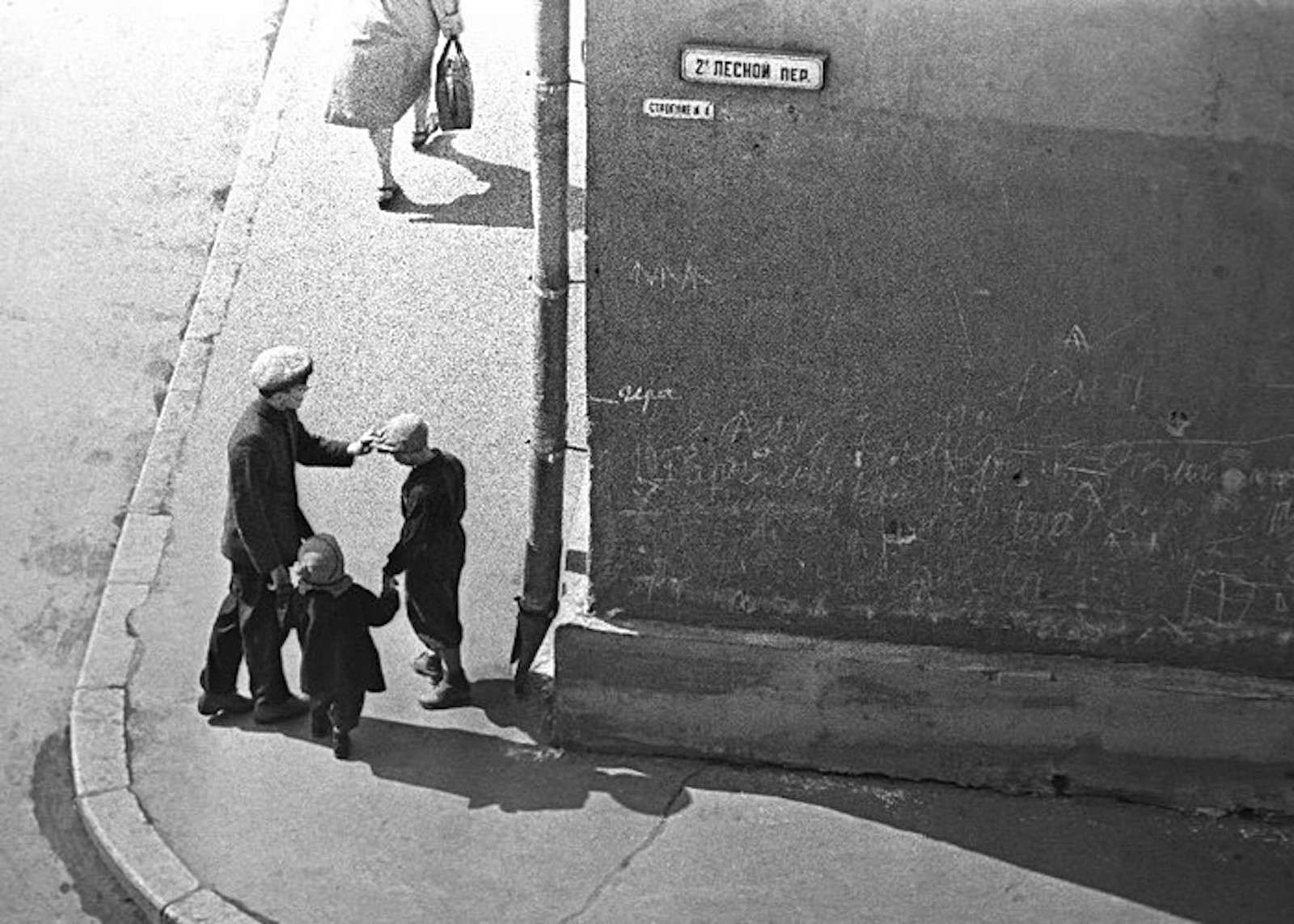 第2レスノイ通りの曲がり角にて、1958年