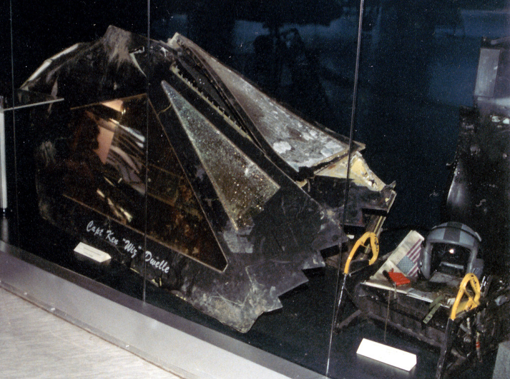 Razbitine letala F-117A, sestreljenega 27. marca 1999, blizu vasi Buđanovci.