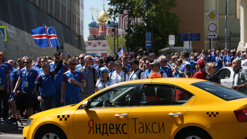Icelandic football fans on their way from Moscow's Zaryadye Park 