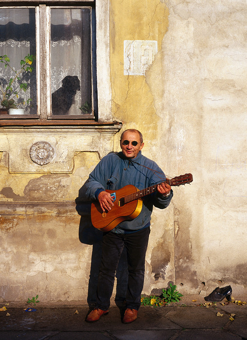 Un hombre con una guitarra, Sovetsk (antigua Tilsit).