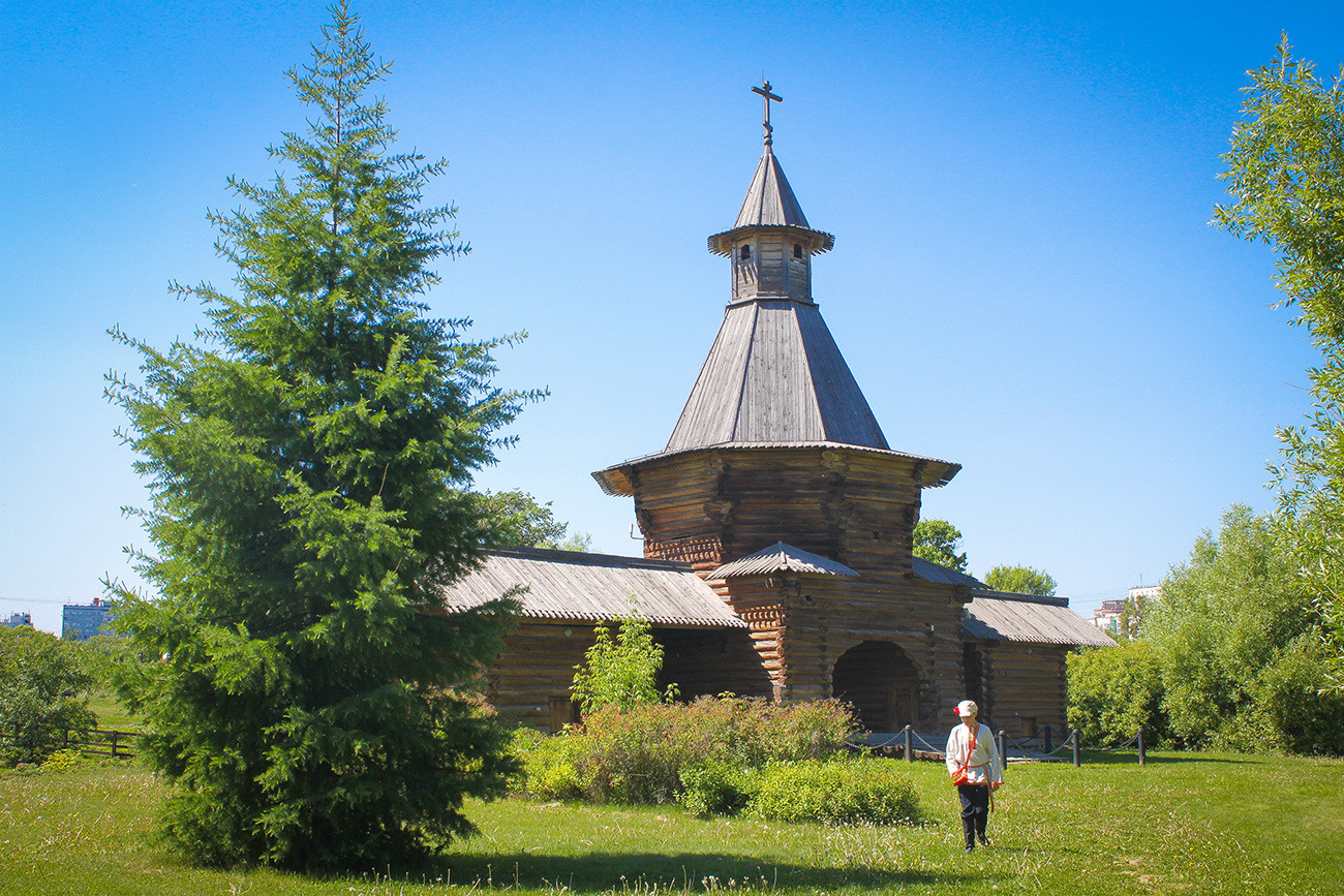 Капија Николо-Корељског манастира