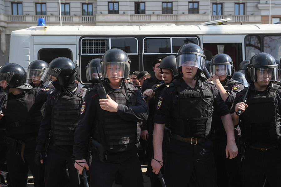 Polícia na Praça Púchkin em Moscou, em 2018