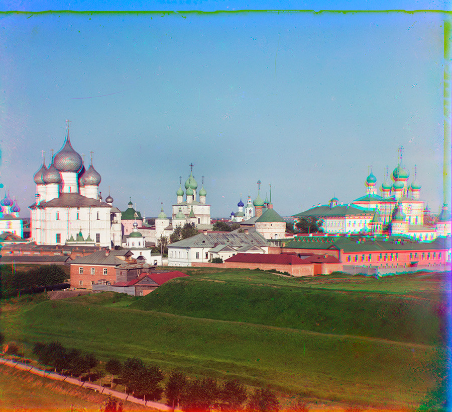 Rostov Kremlin. Northwest view from bell tower of All Saints Church (destroyed). From left: Dormition Cathedral, Church of Resurrection over North Gate, Church of St. John over West Gate. Summer 1911.