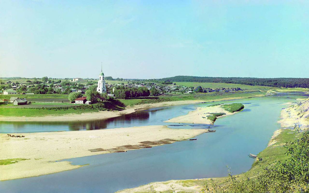 Vista del río Volga y de la ciudad de Zubtsov.