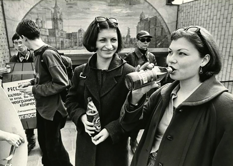 Women drinking beer in the early 1990s.