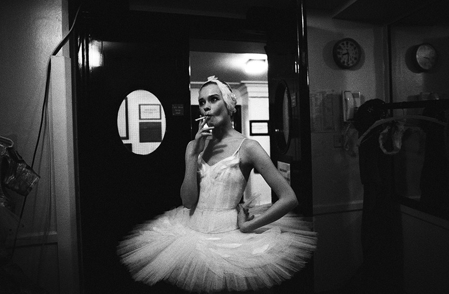 Swan Lake. Backstage. London, 1993 