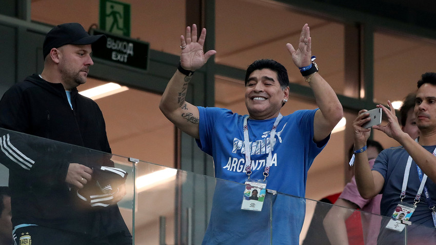 Дијего Марадона, ватрени навијач на утакмицама репрезентације Аргентине. 