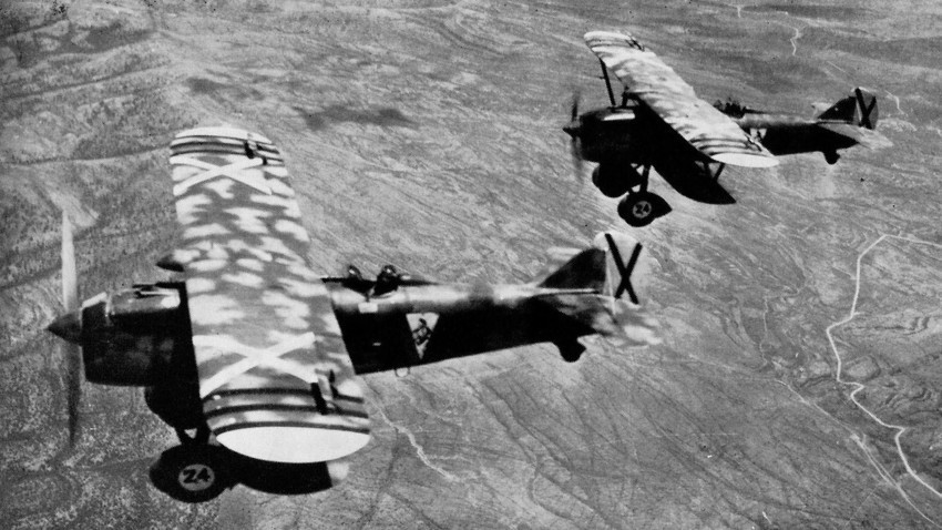 Dva Fiata C.R.32 "Cucaracha" iznad Španjolske