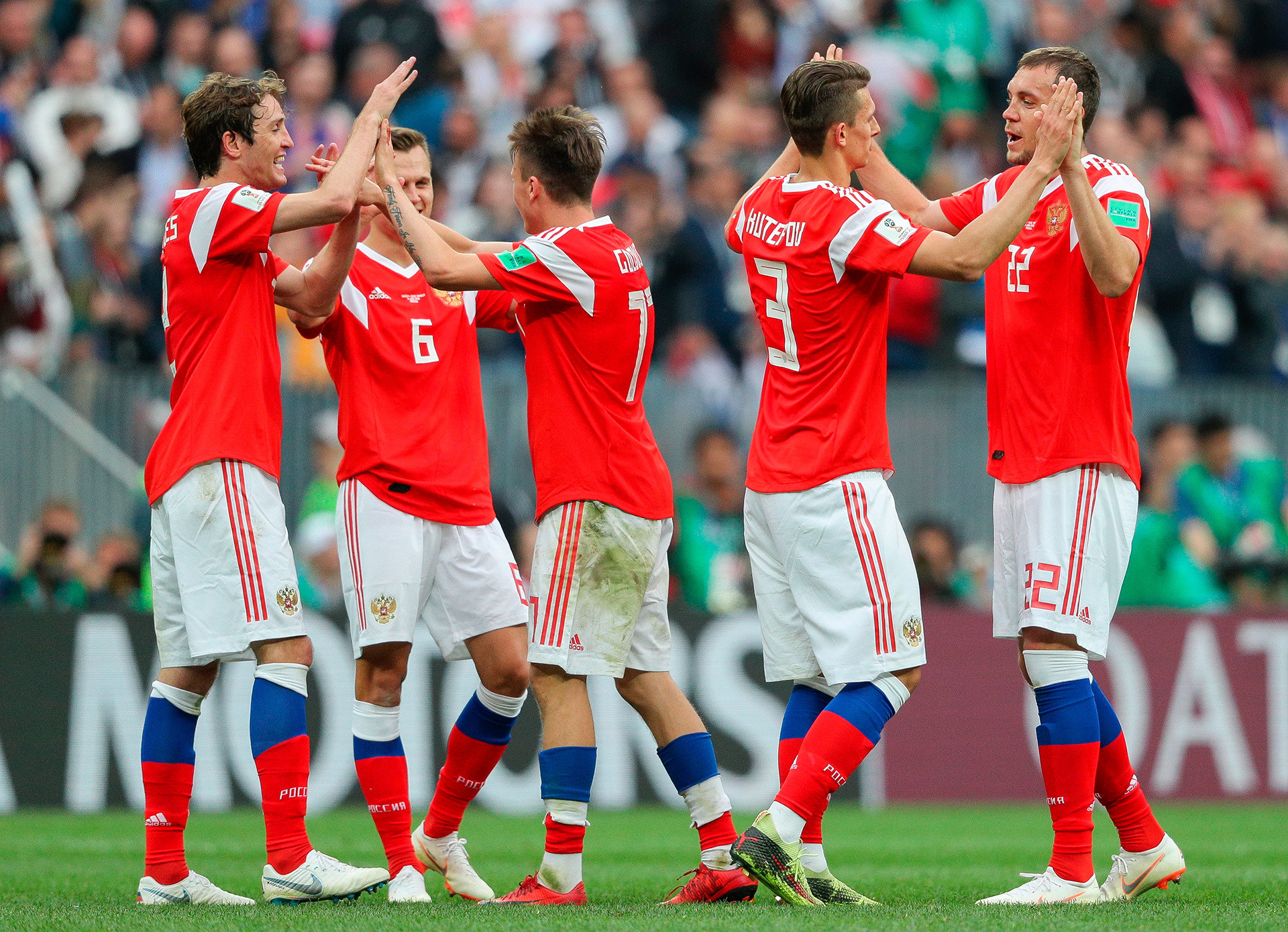 FußballWM 2018 Warum sich alle in die russische Nationalmannschaft