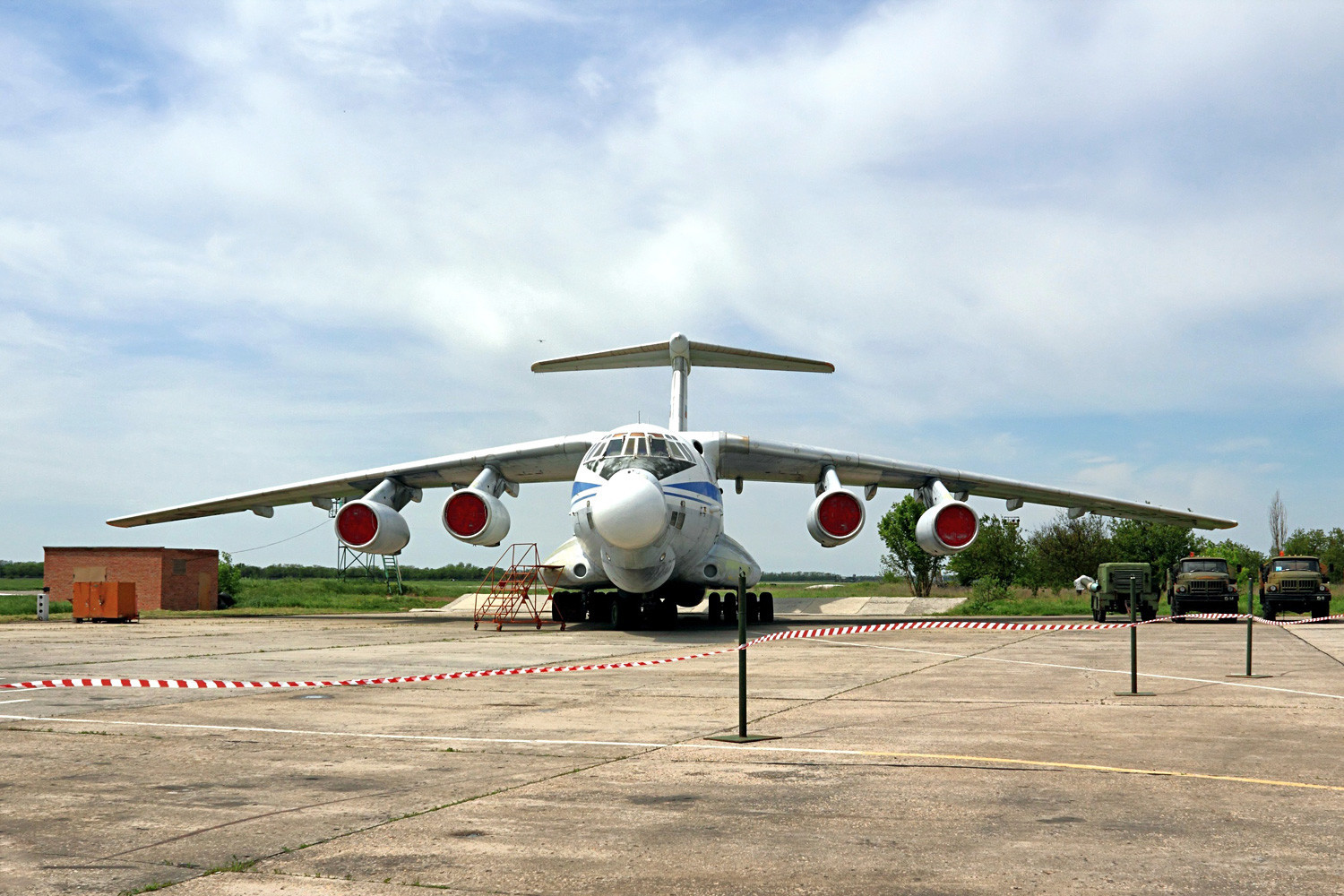Летяща лаборатория А-60  на базата на Ил-76МД