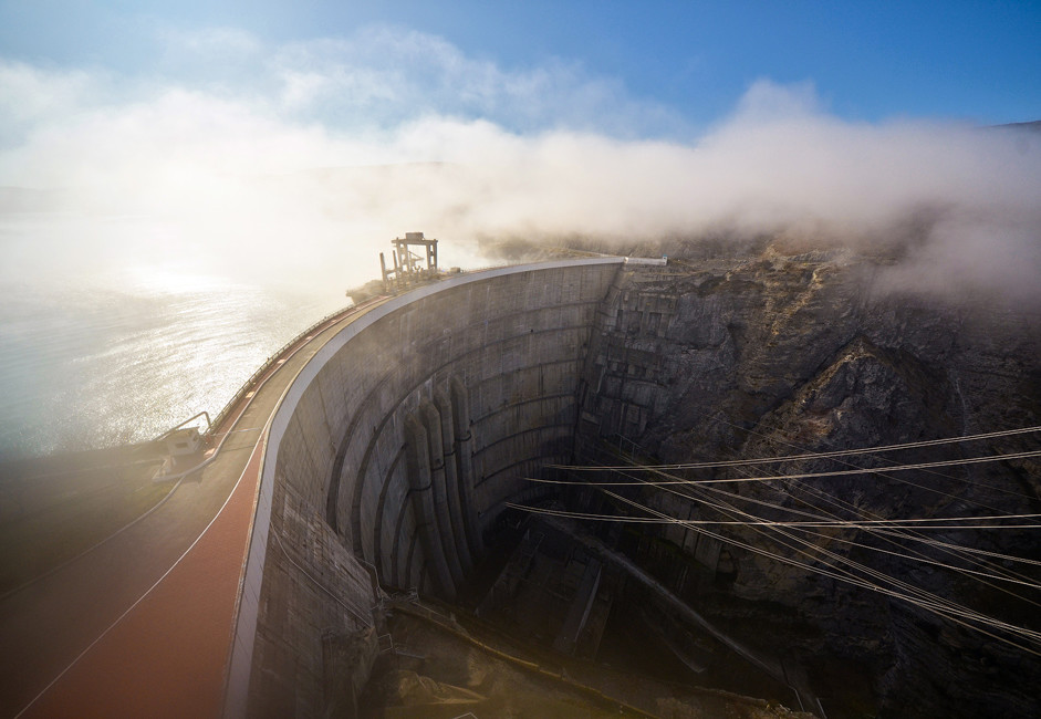 Mégausines de Russie le pharaonique barrage de Tchirkeïsk, au