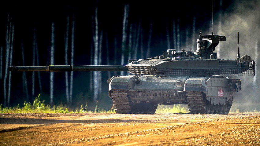 Ponazoritev delovanja T-90M na vojaškem sejmu Armija-2018
