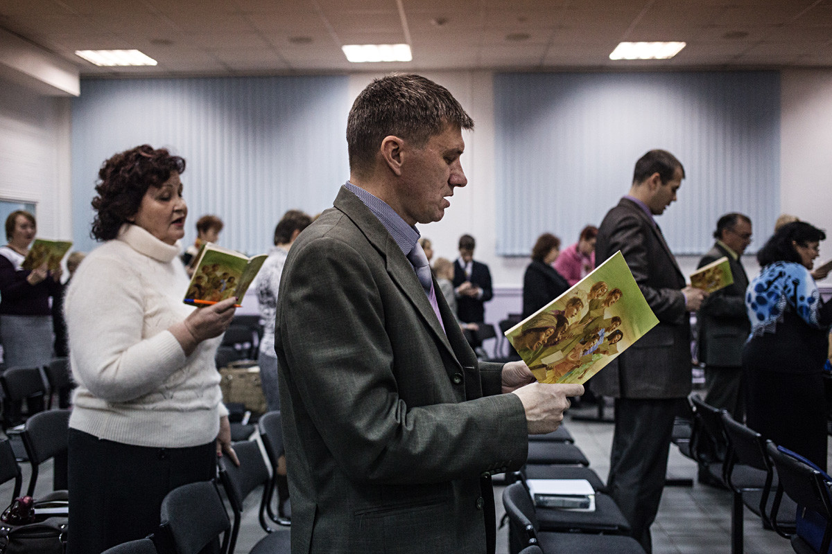 Jehovah's Witnesses sing songs at the beginning of the meeting in Rostov-on-Don on November 13, 2015.