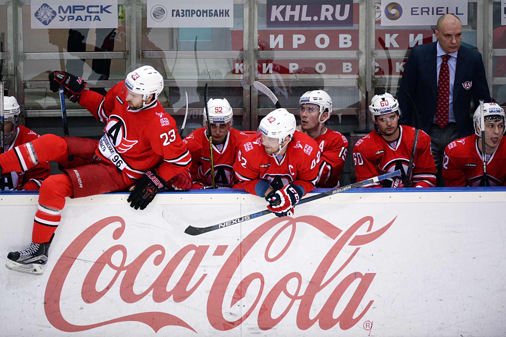 Coca Cola, yang dikenal karena dukungannya terhadap acara olahraga, adalah mitra dari Liga Hoki Kontinental (KHL) yang berkantor pusat di Moskow. Menjadi minuman resmi dari KHL memicu dorongan ekstra untuk citranya di negara tersebut.
