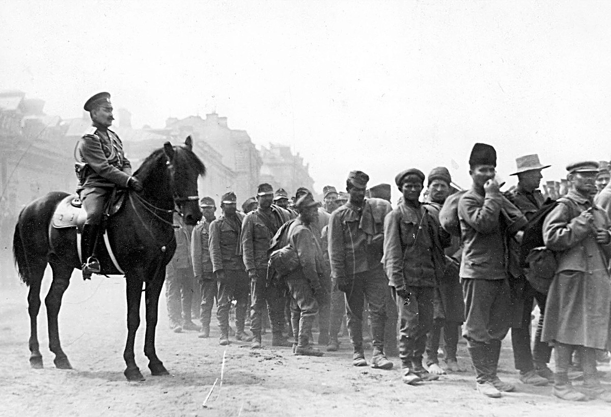 Entre vie et mort les prisonniers de guerre dans les camps russes de