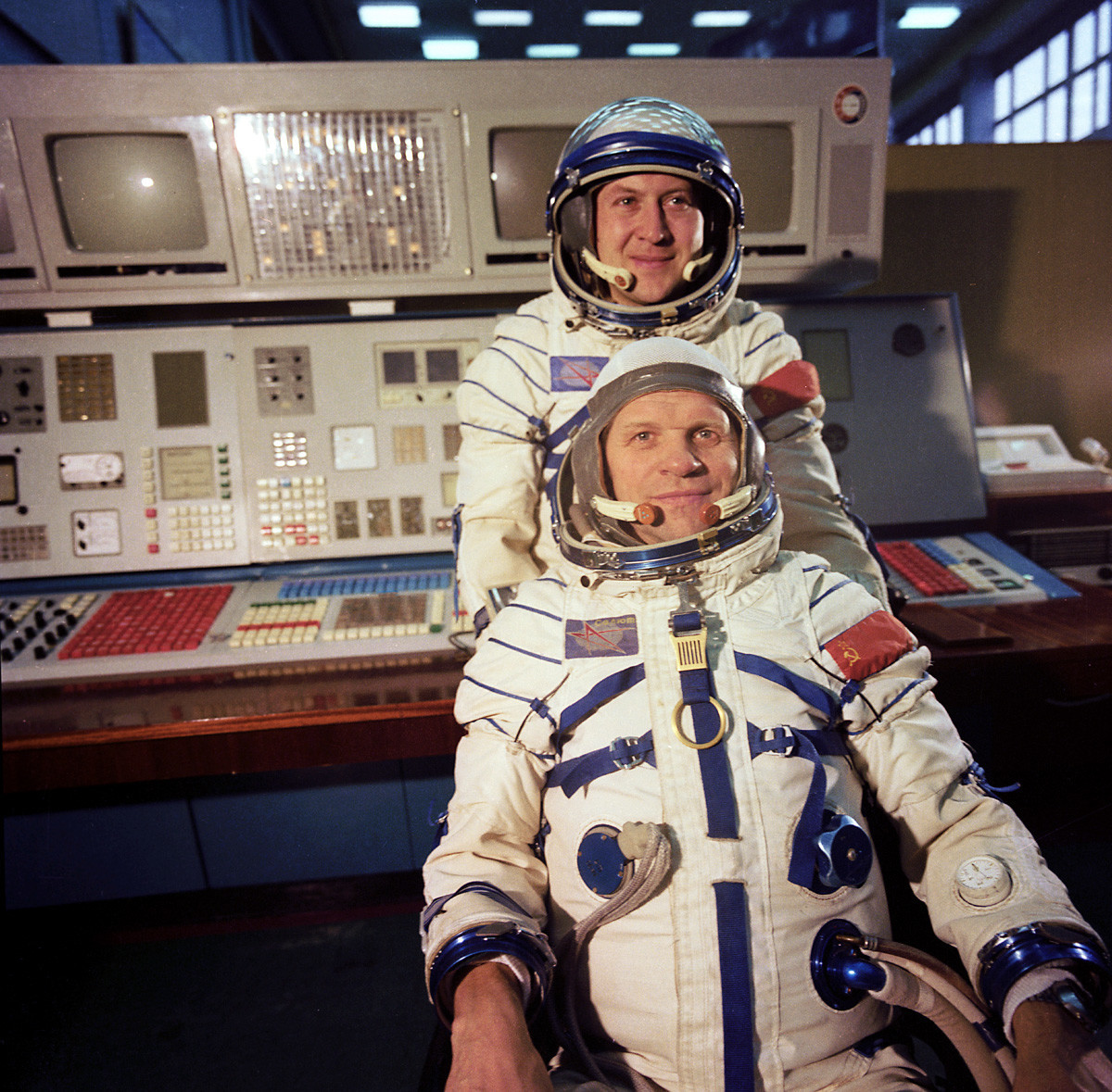 Tripulantes da missão espacial internacional Soyuz 28: Vladimír Remek (Tchecoslováquia) e cosmonauta soviético Aleksêi Gubarev