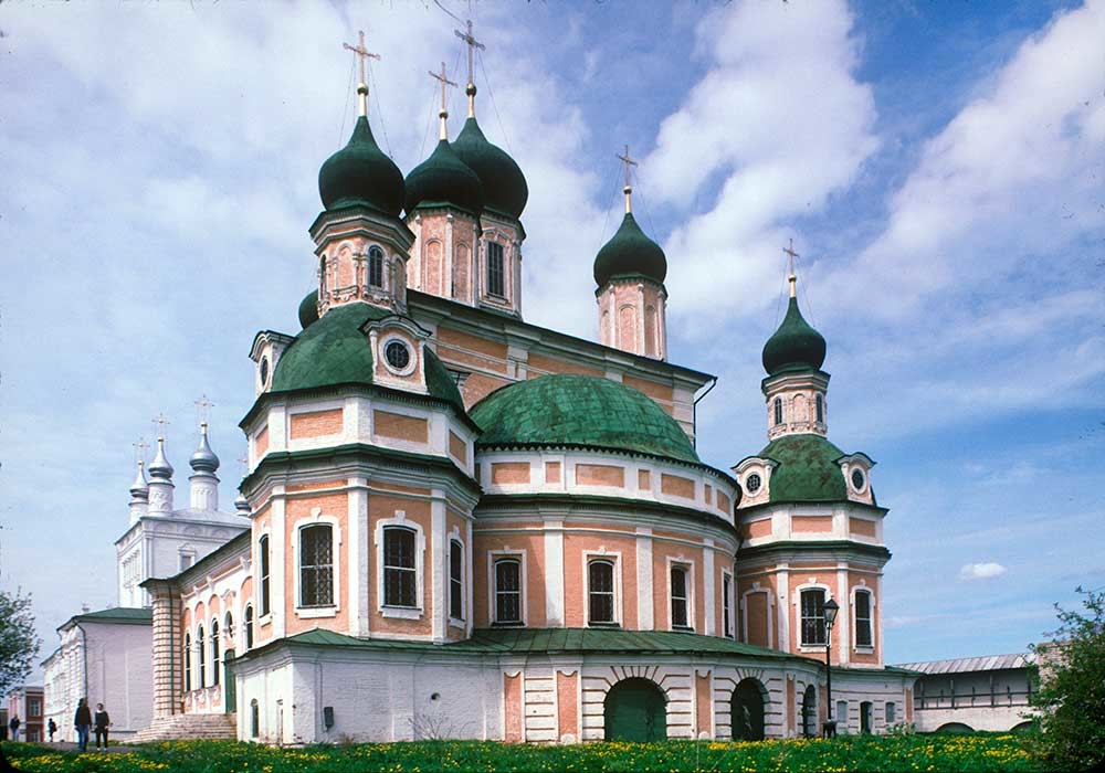 Pereslavl-Zalessky. Goritsky Dormition Monastery. Dormition Cathedral, southeast view, May 1996