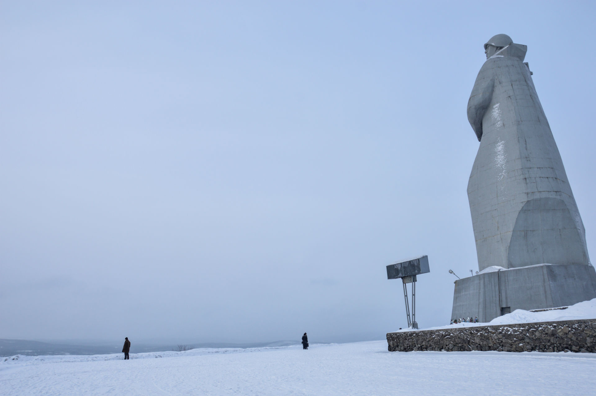 If you feel dwarfed by this statue’s size, trust me, it’s nothing compared to the huge Kola Peninsula. 