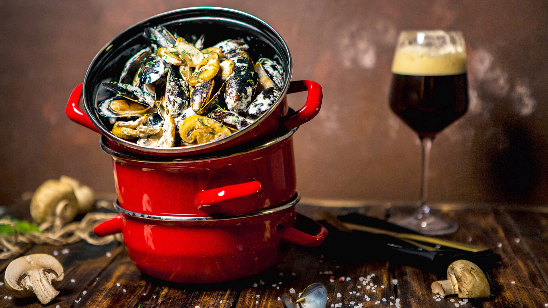 You’ll find mussels in 33 different sauces in Mollusca
