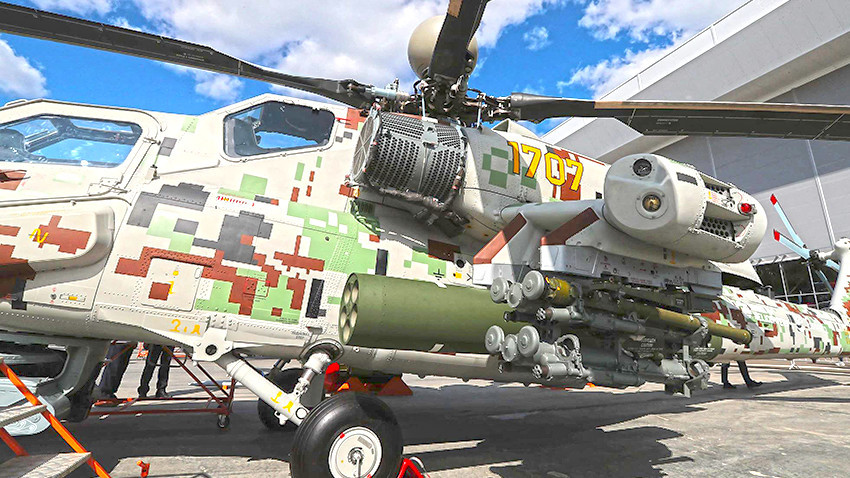 Ударни хеликоптер Ми-28НЭ са заштитним системом против спољних нечистоћа