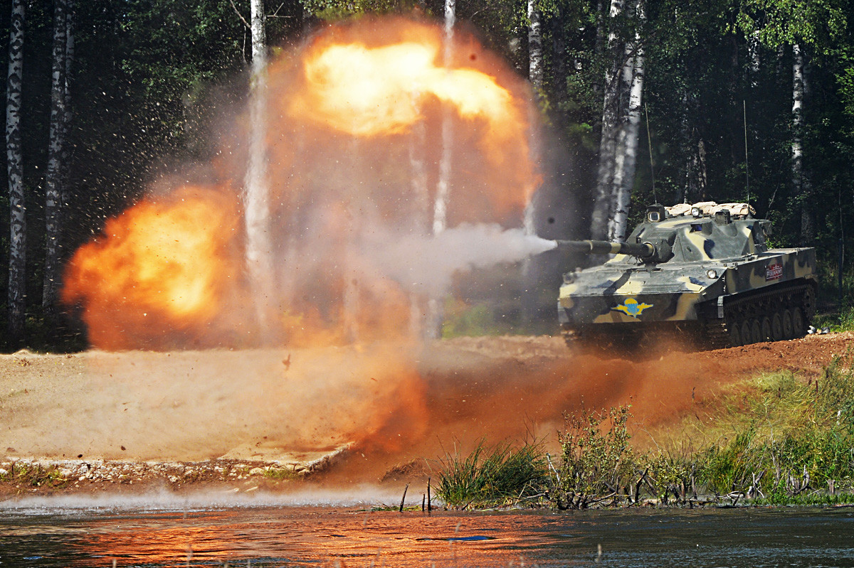 A Sprut SD air-portable self-propelled tank destroyer is seen here during a dynamic presentation program in the water cluster at the 4th international military technical forum Army 2018, Kubinka.