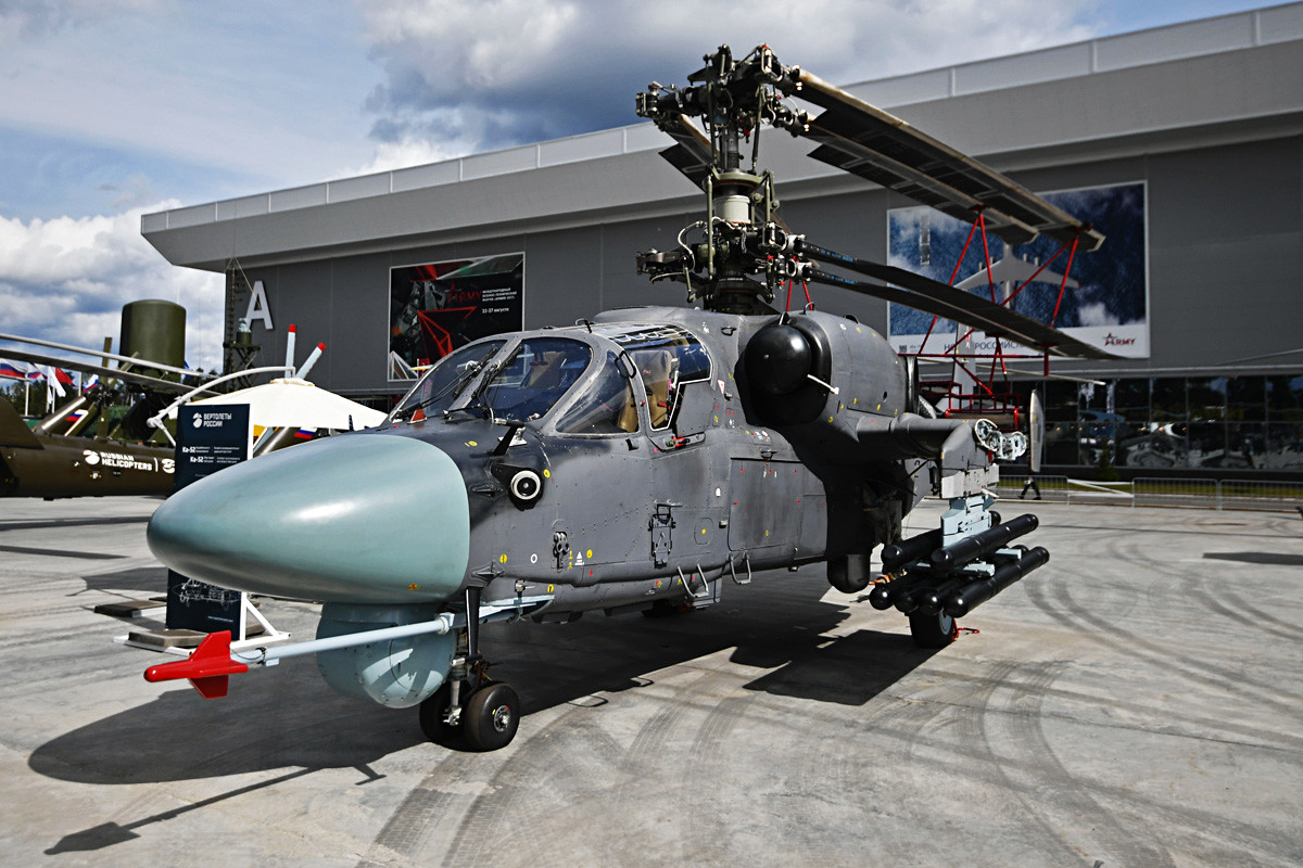 A Ka-52K helicopter on display during the exhibit of military equipment at the ARMY 2017 International Military-Technical Forum at the Alabino training ground. 