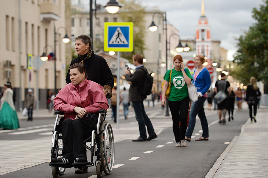 Moskow dan Sankt Peterburg memiliki banyak zona pejalan kaki.