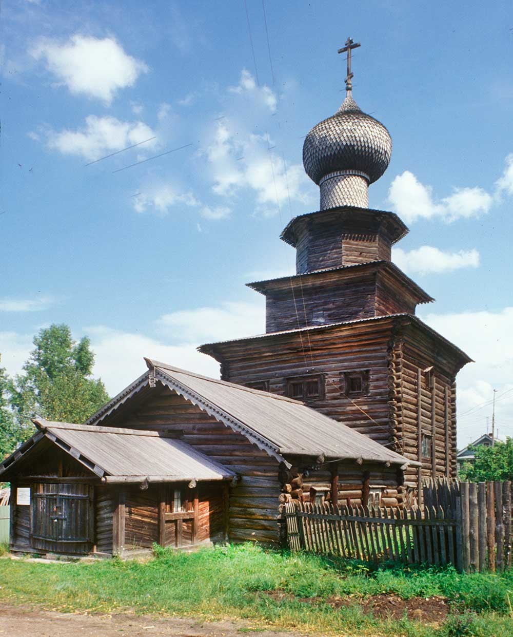 Iglesia del Profeta Elías, vista suroeste. 23 de julio de 1999.